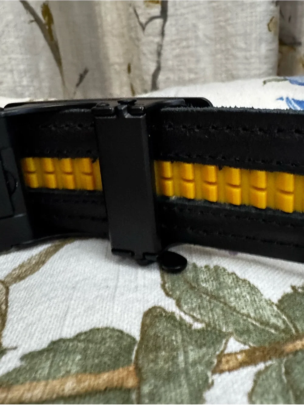 NWOT Carhartt NylonWebbing Ladder Lock Belt. SIZE Medium